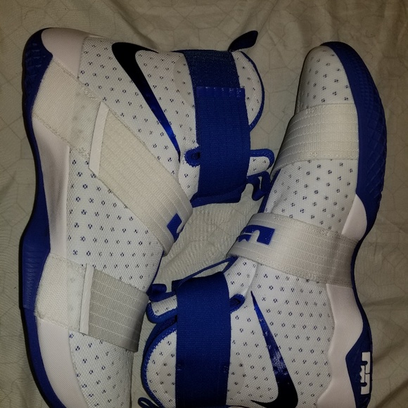 Lebron James Soldier 10's (Size 17) - Picture 2 of 4